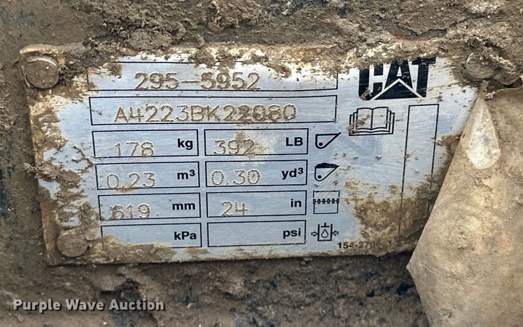 image for item DO7121 (2) excavator buckets