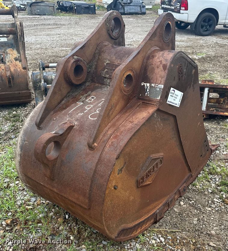 image for item DO7122 Hensley  excavator bucket
