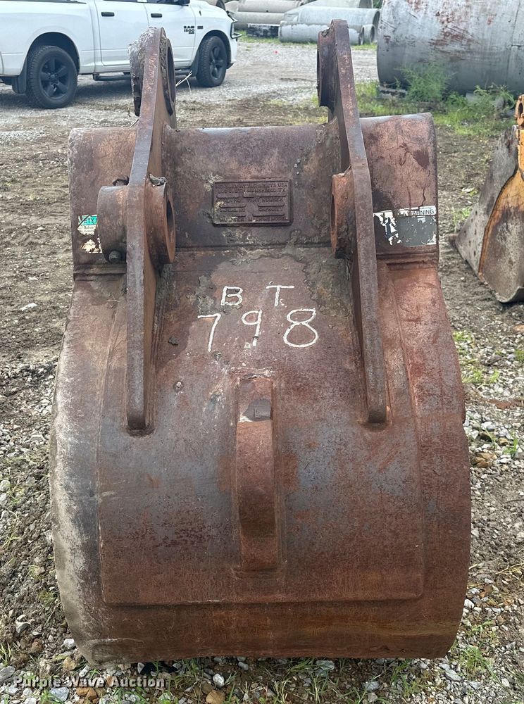 image for item DO7122 Hensley  excavator bucket
