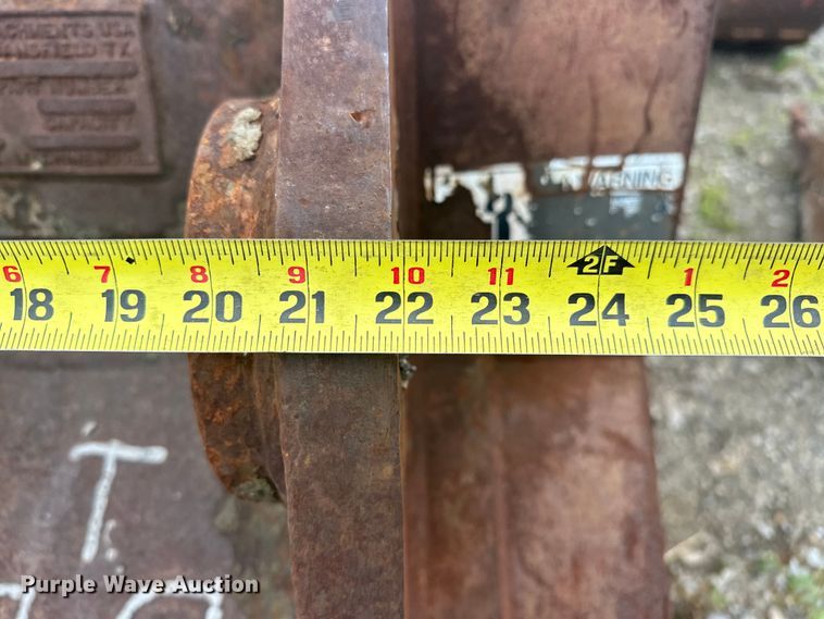 image for item DO7122 Hensley  excavator bucket