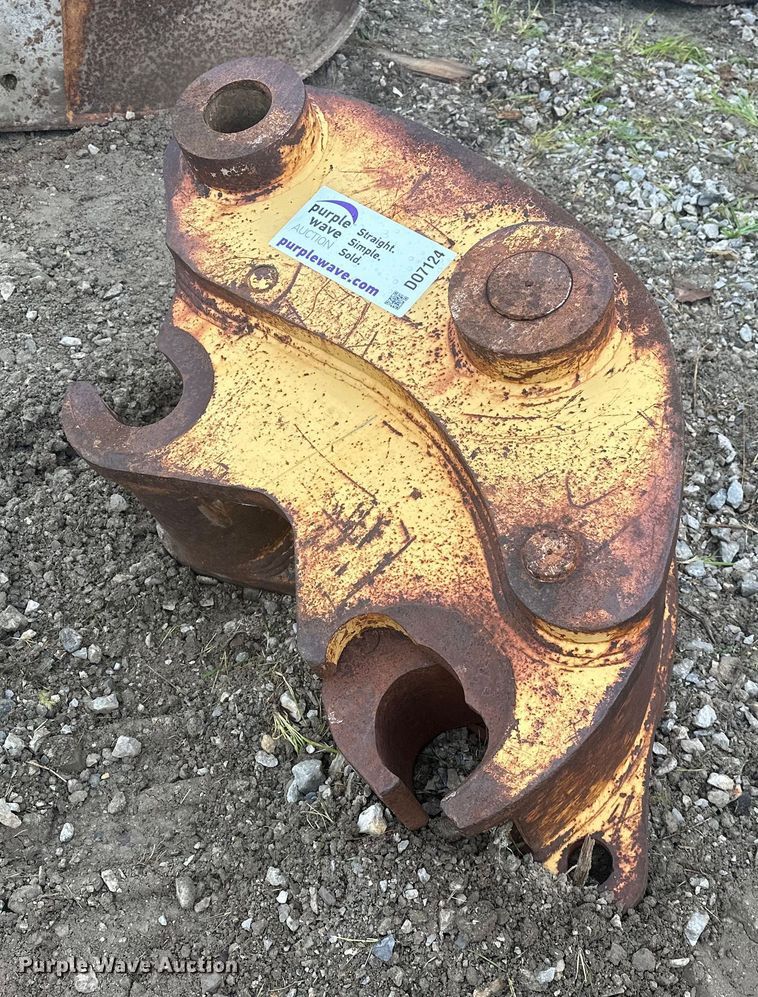 image for item DO7124 Excavator quick coupler