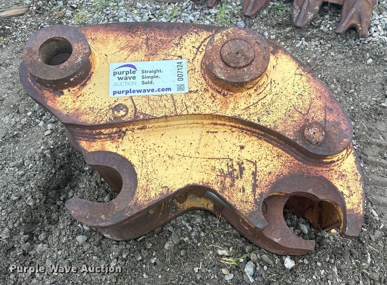 image for item DO7124 Excavator quick coupler