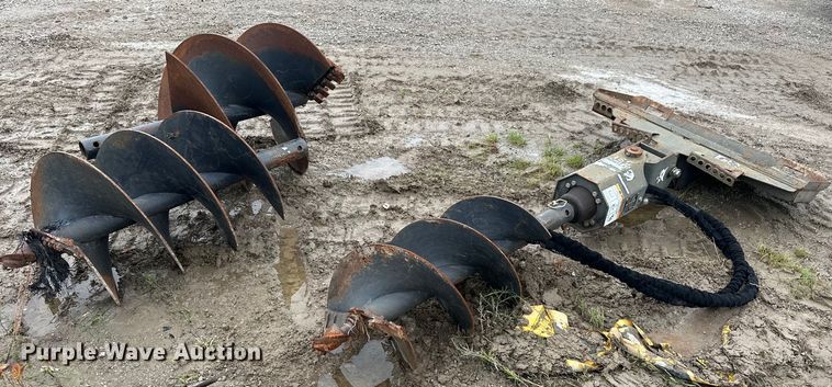 image for item DO7125 2017 Bobcat  15C  skid steer auger