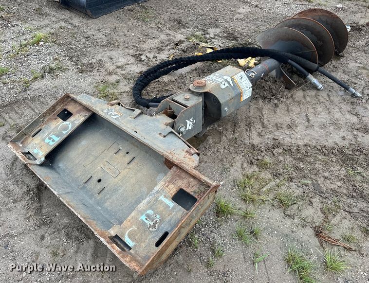image for item DO7125 2017 Bobcat  15C  skid steer auger