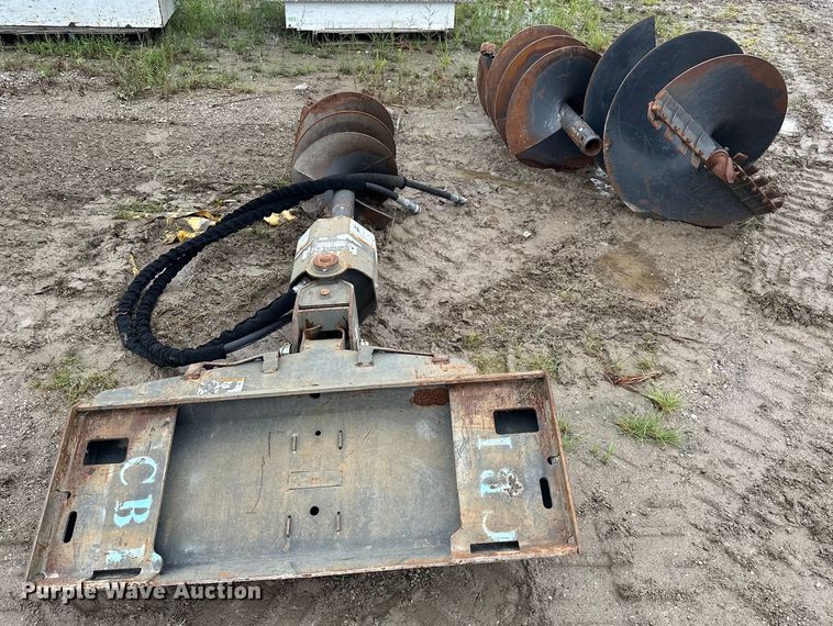 image for item DO7125 2017 Bobcat  15C  skid steer auger