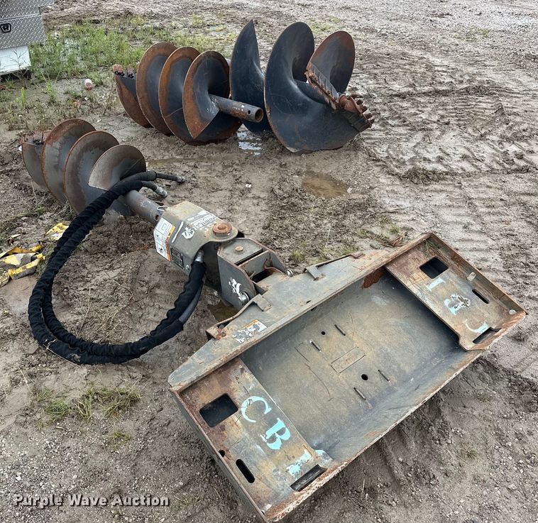 image for item DO7125 2017 Bobcat  15C  skid steer auger