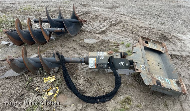 image for item DO7125 2017 Bobcat  15C  skid steer auger