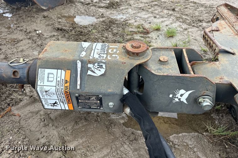 image for item DO7125 2017 Bobcat  15C  skid steer auger