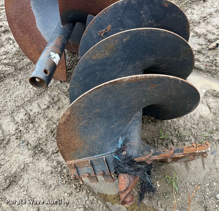 image for item DO7125 2017 Bobcat  15C  skid steer auger