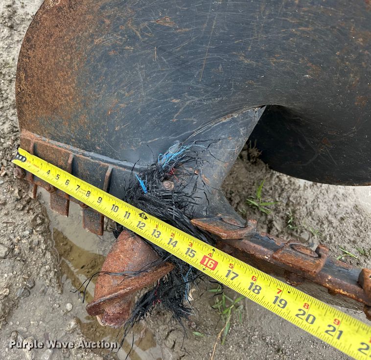 image for item DO7125 2017 Bobcat  15C  skid steer auger