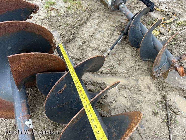 image for item DO7125 2017 Bobcat  15C  skid steer auger