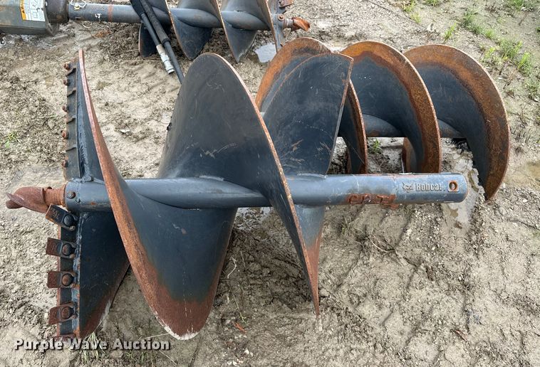 image for item DO7125 2017 Bobcat  15C  skid steer auger