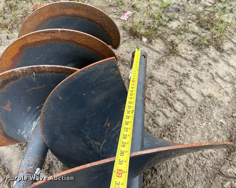 image for item DO7125 2017 Bobcat  15C  skid steer auger