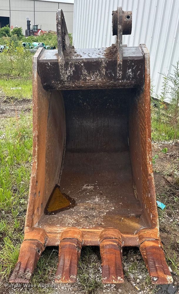 image for item DO7128 Esco  excavator bucket