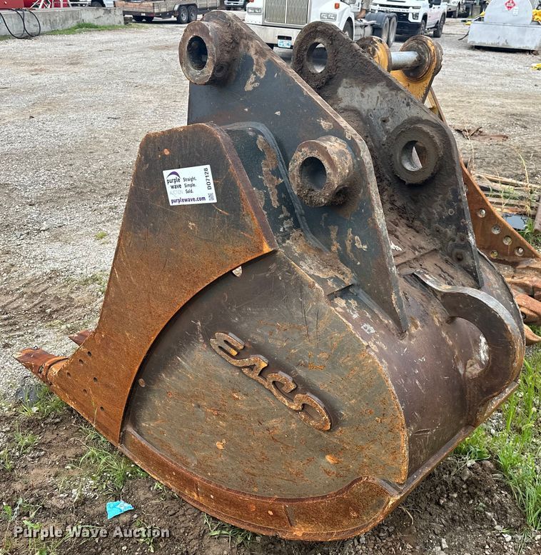 image for item DO7128 Esco  excavator bucket