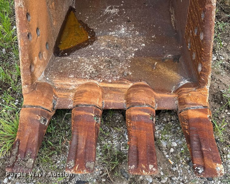 image for item DO7128 Esco  excavator bucket