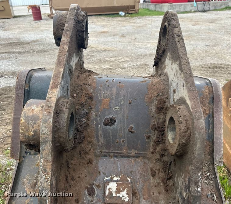 image for item DO7128 Esco  excavator bucket