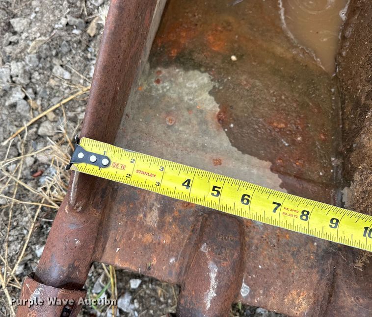 image for item DO7129 (2) Caterpillar excavator buckets