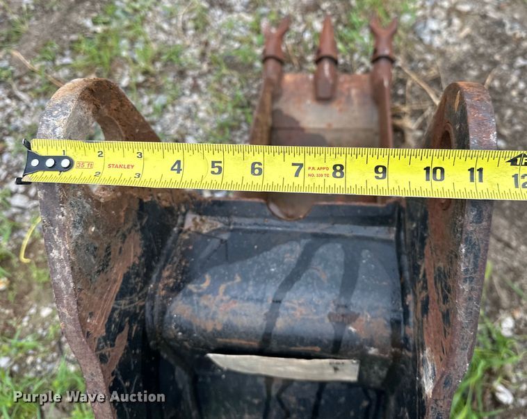 image for item DO7129 (2) Caterpillar excavator buckets