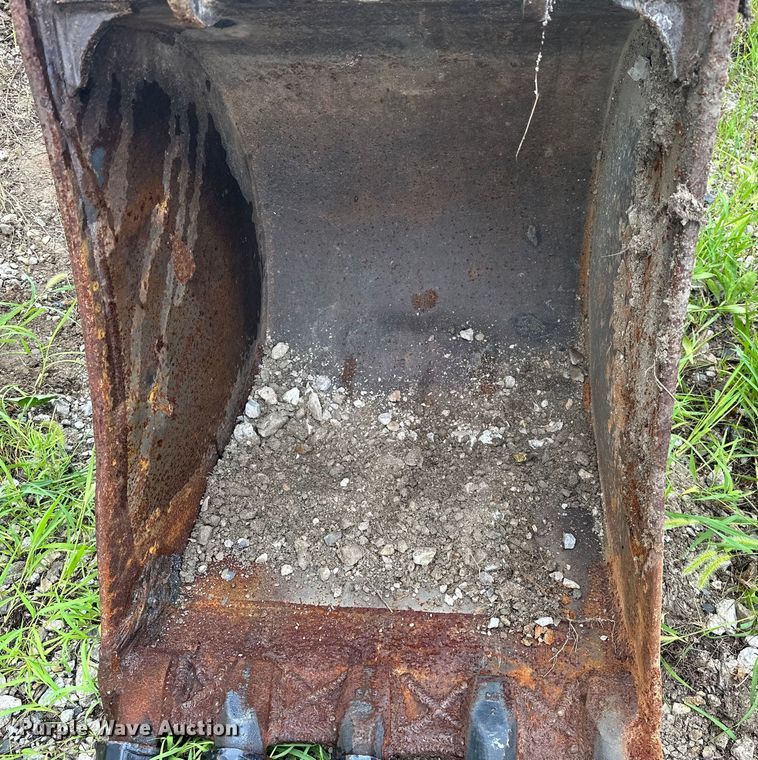 image for item DO7129 (2) Caterpillar excavator buckets