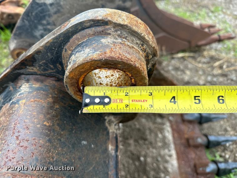 image for item DO7129 (2) Caterpillar excavator buckets