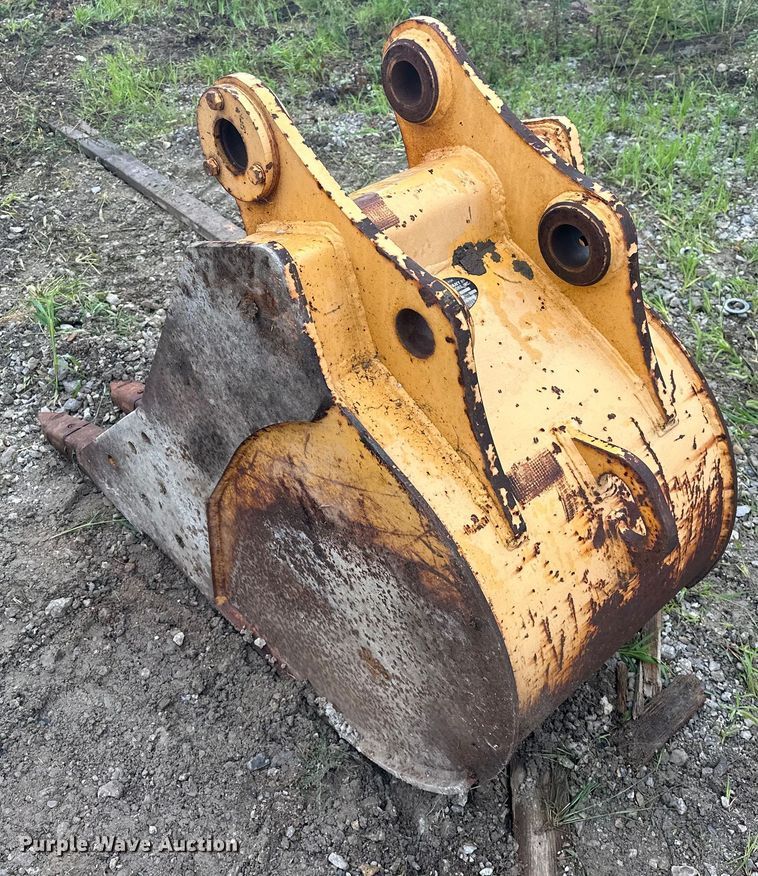 image for item DO7130 Deere Company  JD135 excavator bucket