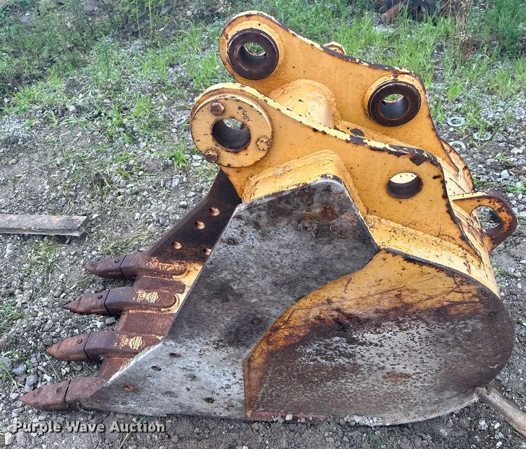 image for item DO7130 Deere Company  JD135 excavator bucket