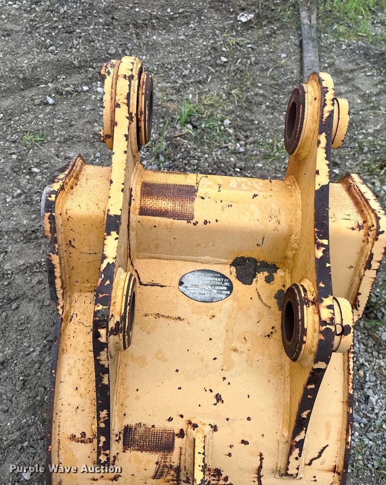 image for item DO7130 Deere Company  JD135 excavator bucket