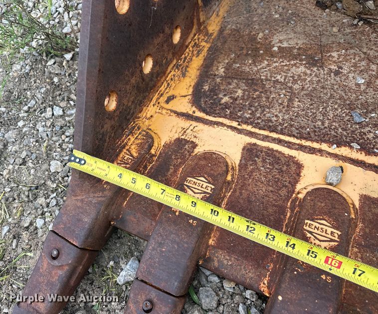 image for item DO7130 Deere Company  JD135 excavator bucket