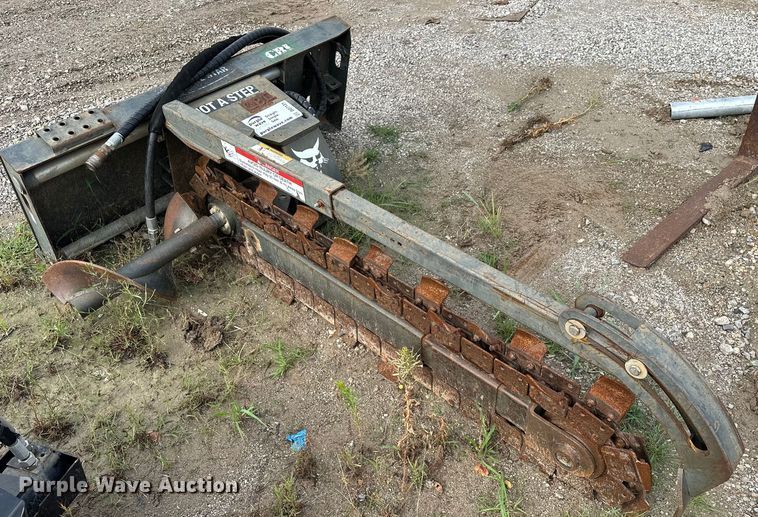 image for item DO7131 2017 Bobcat LT313 skid steer trencher