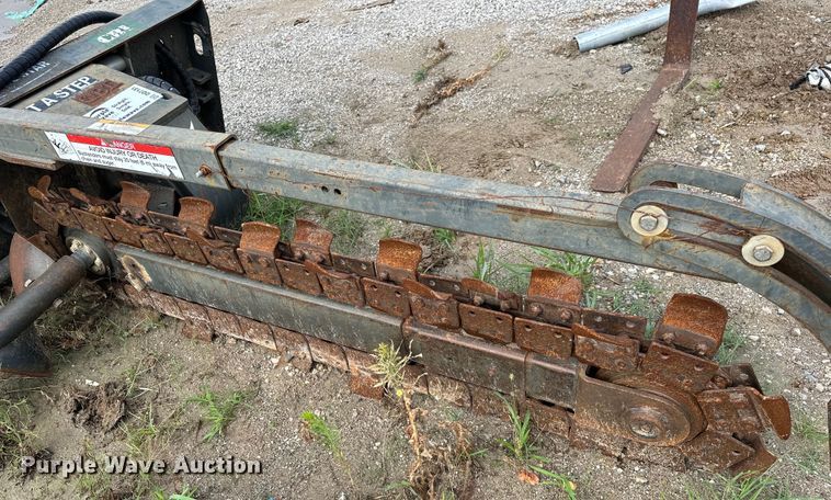 image for item DO7131 2017 Bobcat LT313 skid steer trencher