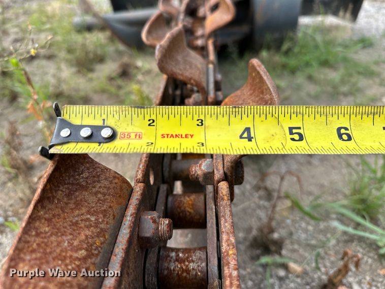 image for item DO7131 2017 Bobcat LT313 skid steer trencher