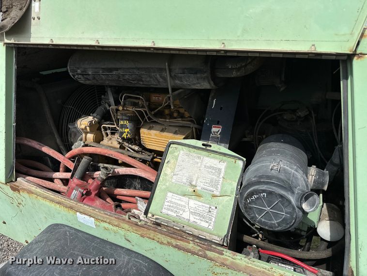 image for item DO7135 Sullair  185 air compressor