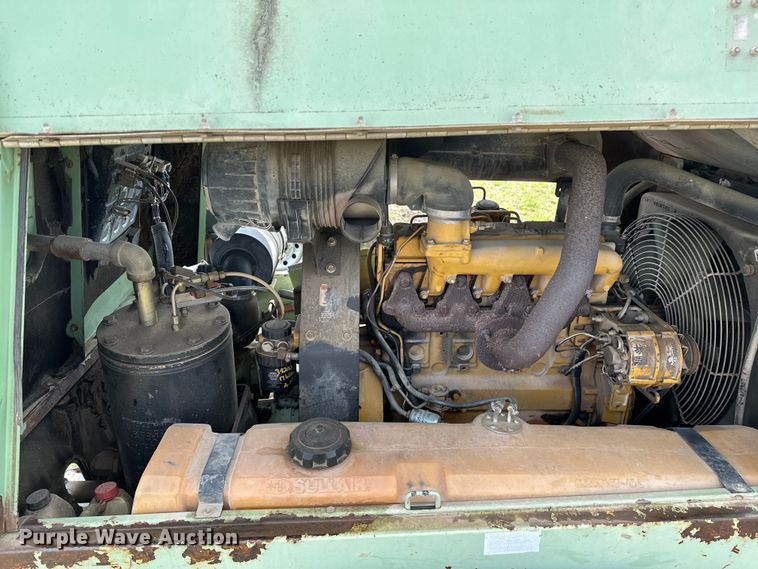 image for item DO7135 Sullair  185 air compressor