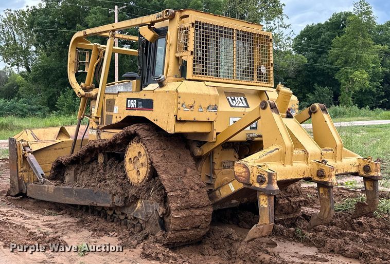 image for item DO7136 2006 Caterpillar  D6R XL dozer
