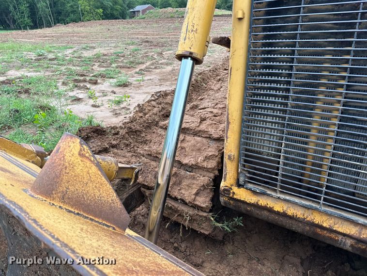 image for item DO7136 2006 Caterpillar  D6R XL dozer