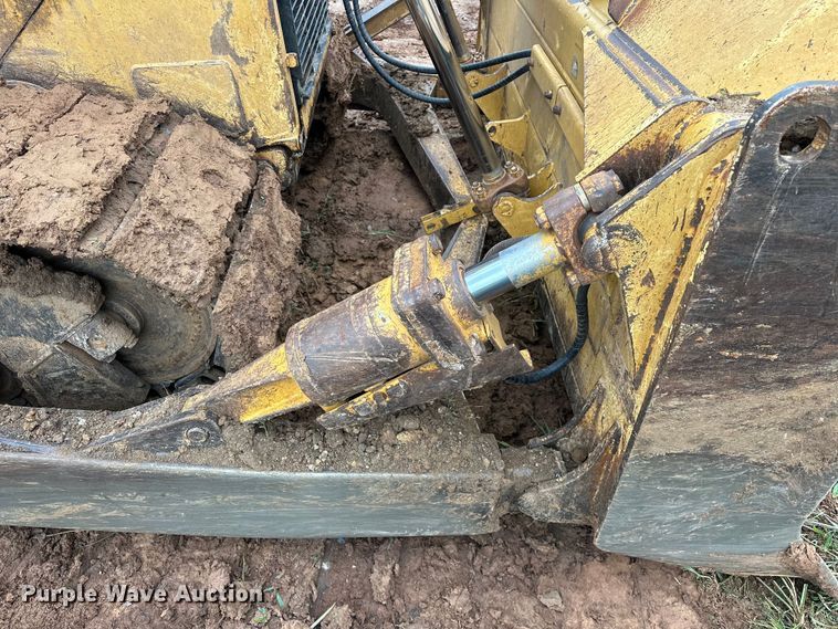 image for item DO7136 2006 Caterpillar  D6R XL dozer