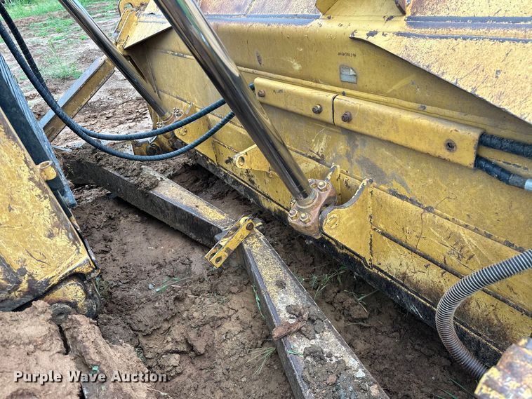 image for item DO7136 2006 Caterpillar  D6R XL dozer