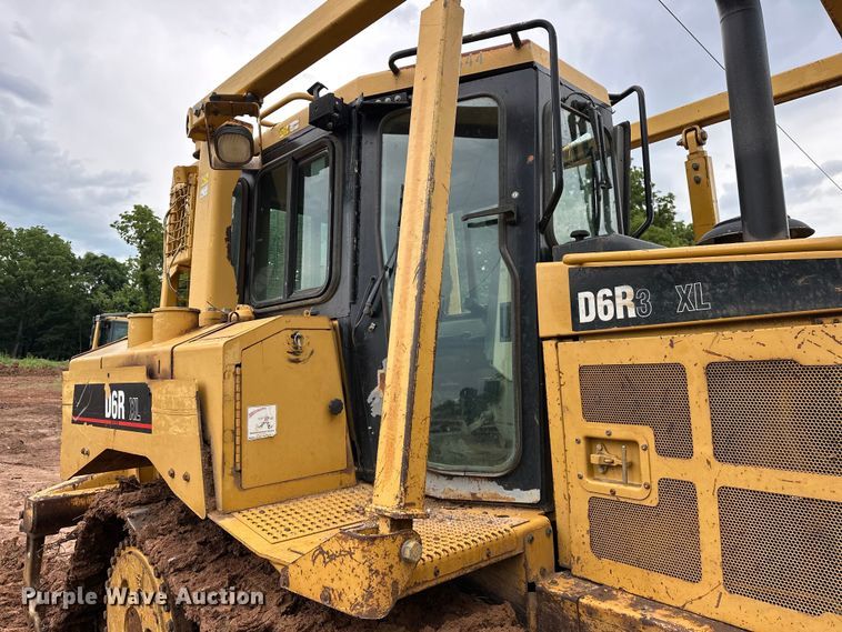 image for item DO7136 2006 Caterpillar  D6R XL dozer