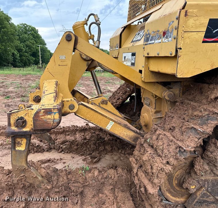 image for item DO7136 2006 Caterpillar  D6R XL dozer