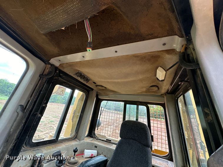 image for item DO7136 2006 Caterpillar  D6R XL dozer