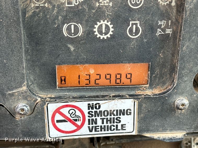 image for item DO7136 2006 Caterpillar  D6R XL dozer