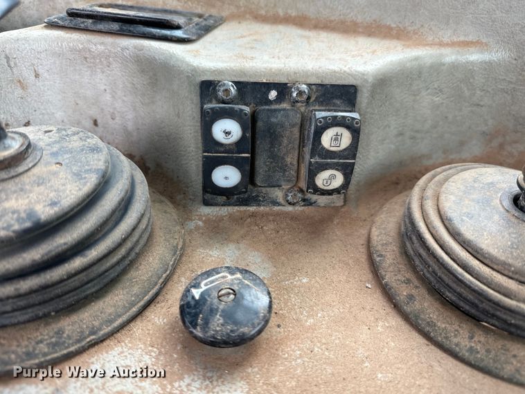 image for item DO7136 2006 Caterpillar  D6R XL dozer