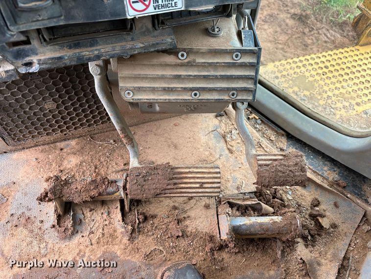 image for item DO7136 2006 Caterpillar  D6R XL dozer