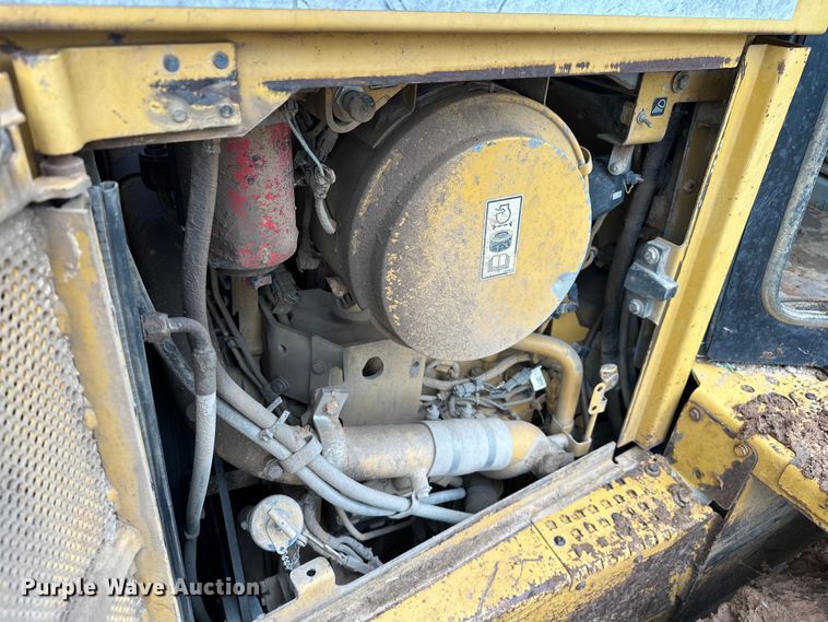 image for item DO7136 2006 Caterpillar  D6R XL dozer