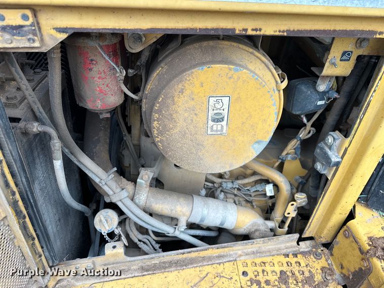 image for item DO7136 2006 Caterpillar  D6R XL dozer