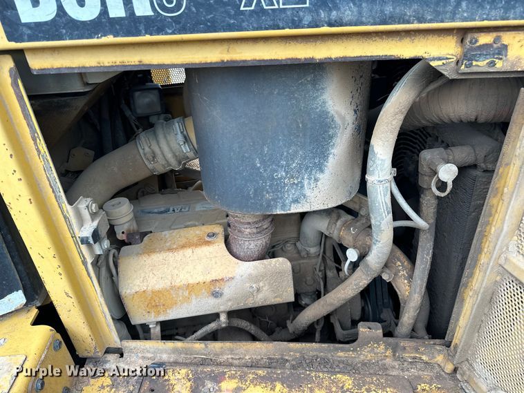 image for item DO7136 2006 Caterpillar  D6R XL dozer