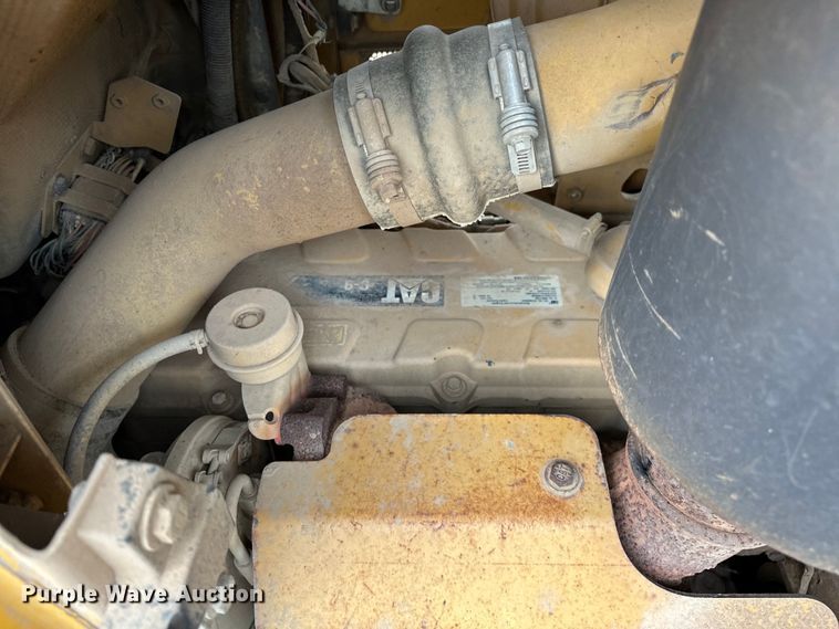 image for item DO7136 2006 Caterpillar  D6R XL dozer