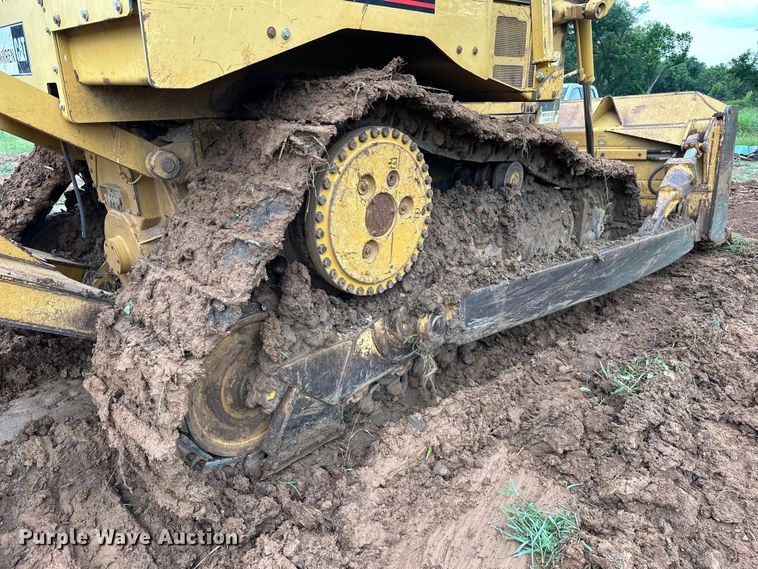 image for item DO7136 2006 Caterpillar  D6R XL dozer