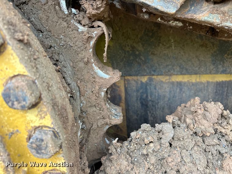 image for item DO7136 2006 Caterpillar  D6R XL dozer